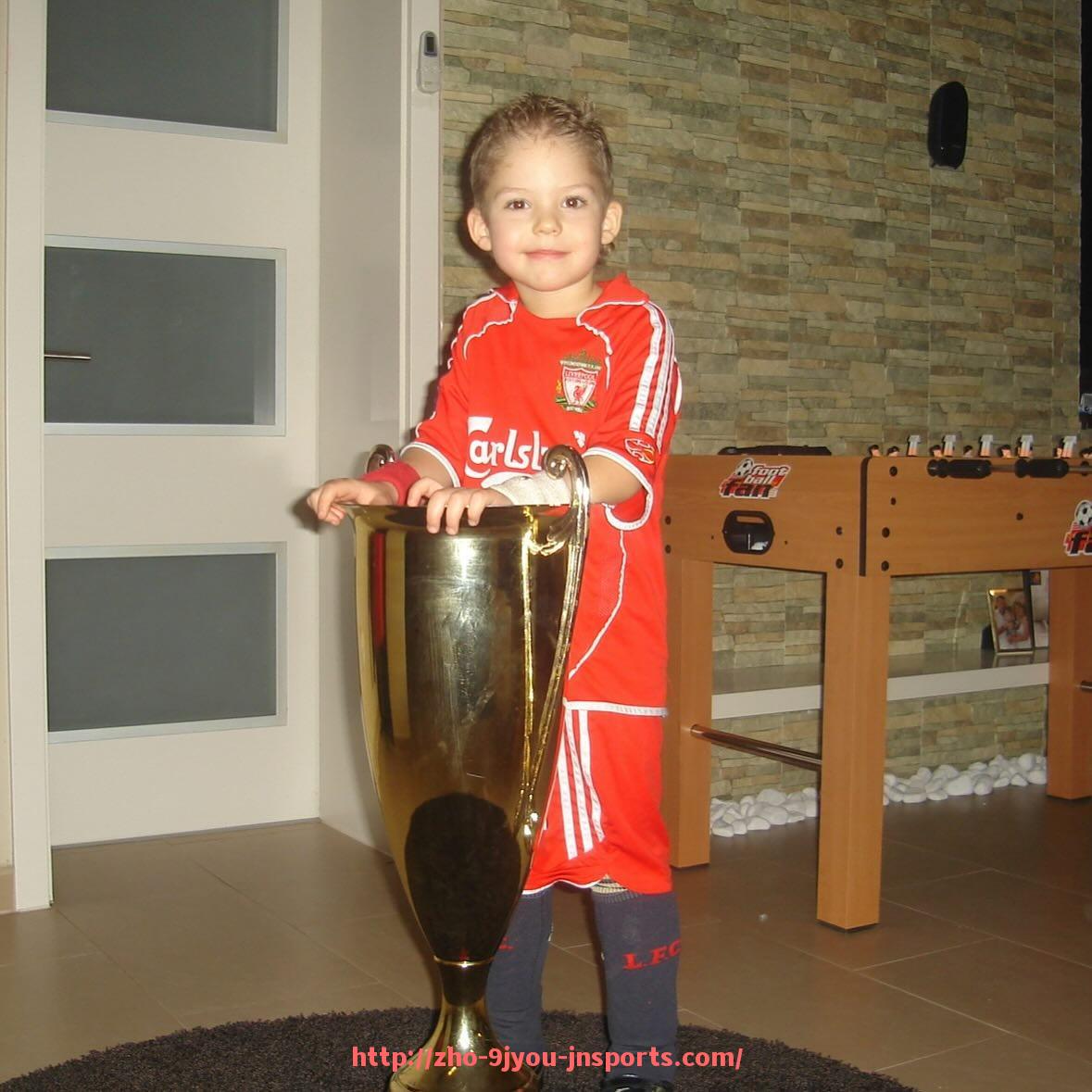 J9九游会登录入口-西甲足球联赛购买：如何购买西甲足球联赛相关票务与商品